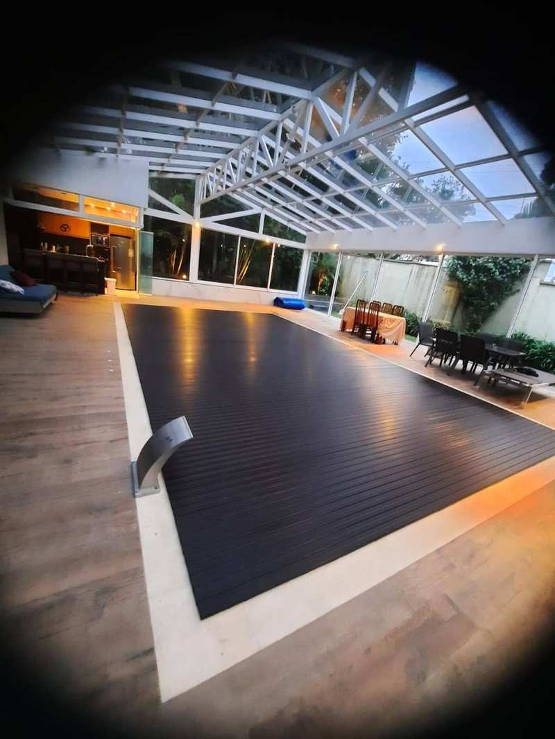 Deck alumínio piscina coberta área lazer